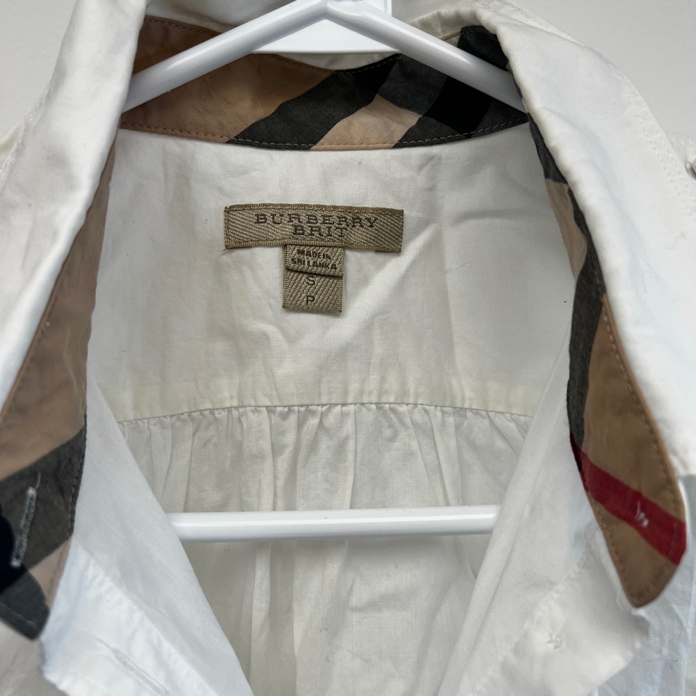 Burberry White Sleeveless Button-Up Shirt - Picture 2 of 3